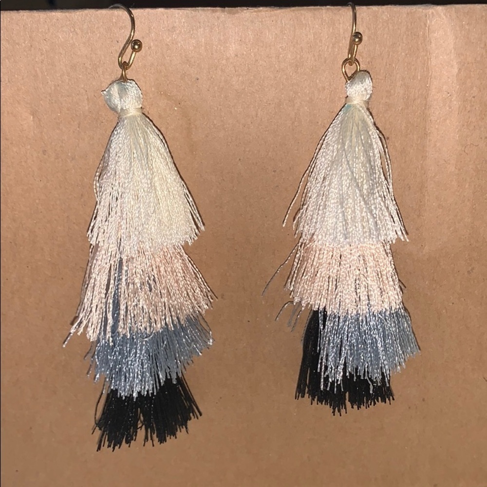 Multi tiered tassel earrings - Picture 2 of 3